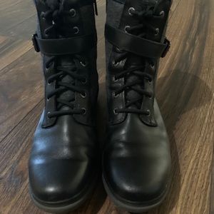 UGG Kesey Boots, 8.5, Black